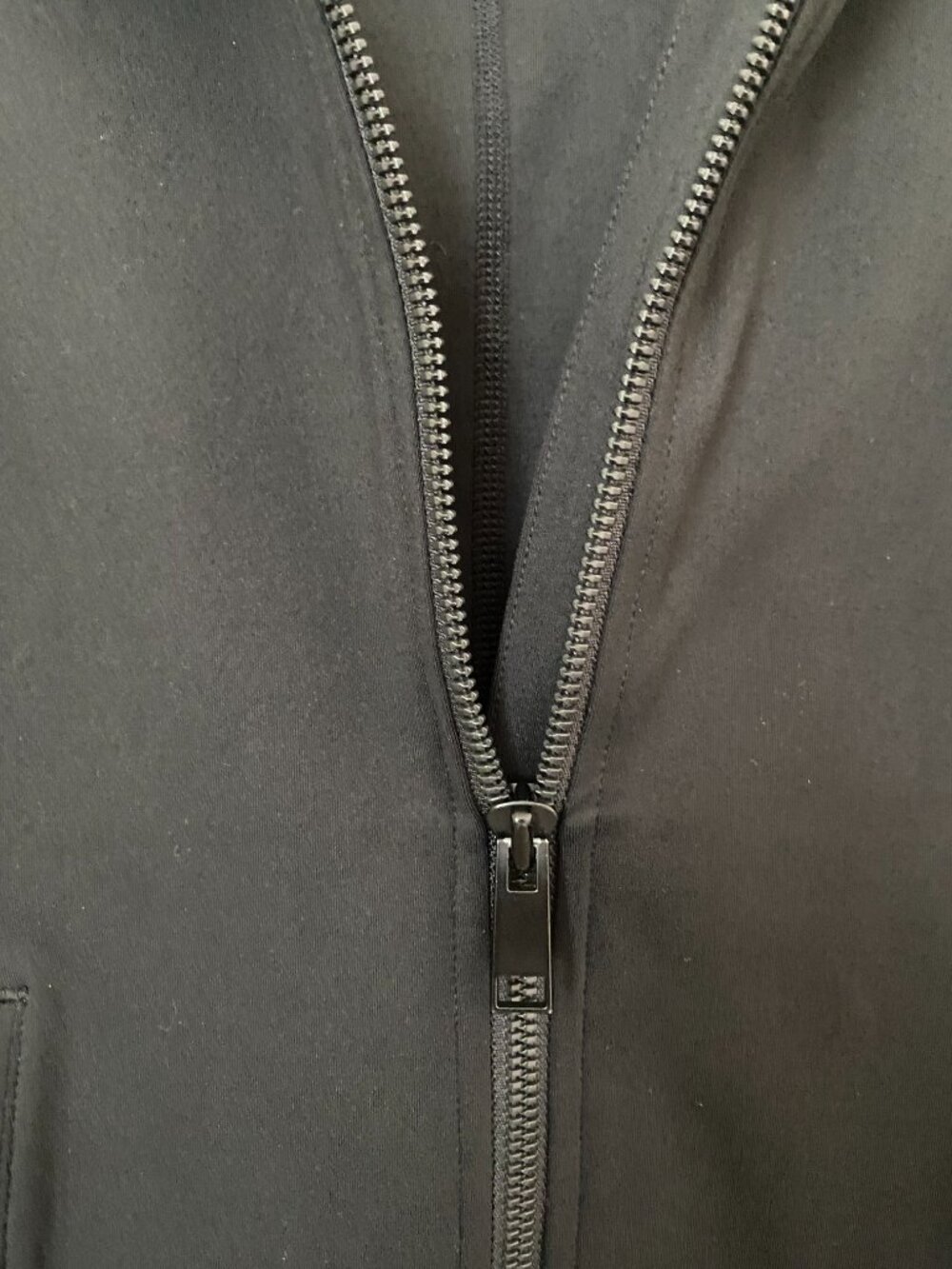 Carbon38 Athletic Zip Up Hooded Jacket in Cloud Compression | Like New | Black - Picture 7 of 10